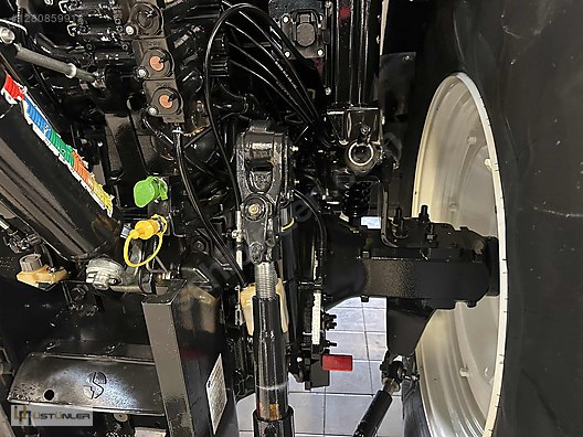 Machinery / Agricultural Machines / Tractors / New Holland / TR6.125S