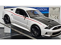 FORD MUSTANG SUPER MODEL SERGİLENMIS ILK ALAN KAZANIR #1283860414