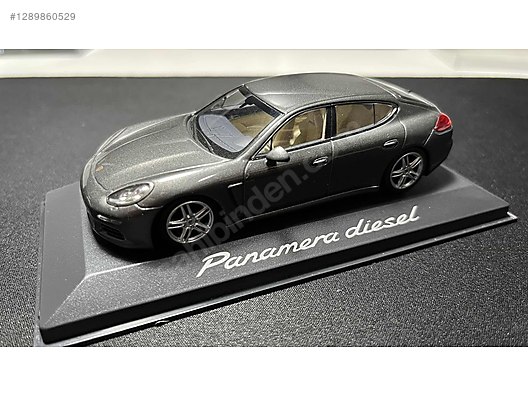Minichamps Diecast Model 1:43 Porsche Araba - 1289860529