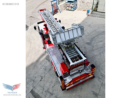 Machinery / Heavy Equipment / For Sale / Aerial Lifts & Ladder Lift Trucks