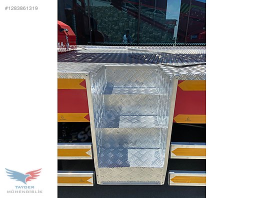 Machinery / Heavy Equipment / For Sale / Aerial Lifts & Ladder Lift Trucks