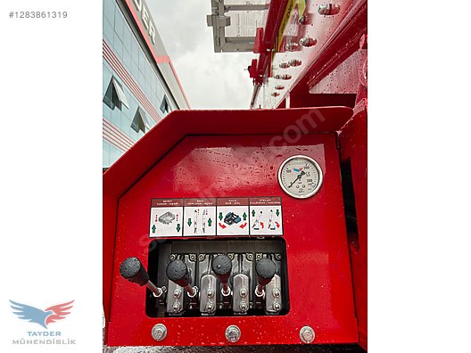 Machinery / Heavy Equipment / For Sale / Aerial Lifts & Ladder Lift Trucks