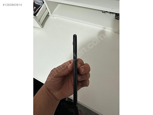 Used & Brand New Items / Cell Phones & Accessories / Cell Phones / Apple / iPhone SE (2nd Gen.)