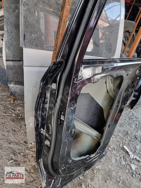 41007465534 – BMW X SERİSİ G01 2017 2021 SAG ARKA KAPİ ORJ CİKMA