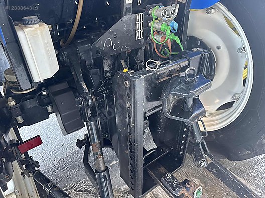 Machinery / Agricultural Machines / Tractors / New Holland / TD90D