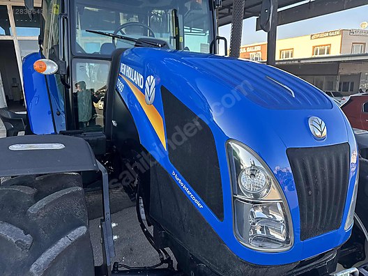 Machinery / Agricultural Machines / Tractors / New Holland / TD90D