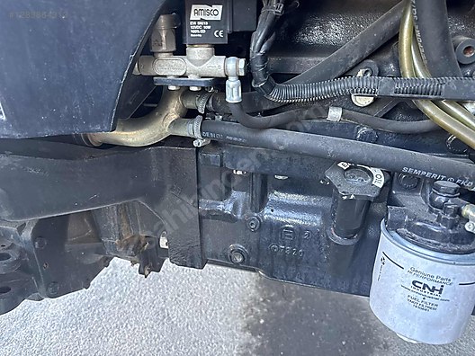 Machinery / Agricultural Machines / Tractors / New Holland / TD90D