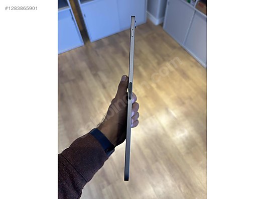 Used & Brand New Items / Computers / Tablet PC / Models / Apple / iPad Air 5