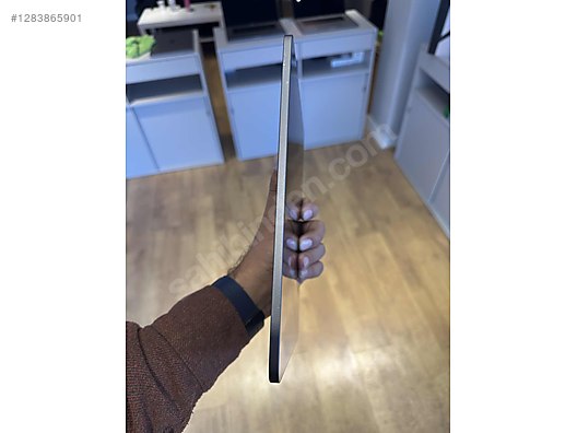 Used & Brand New Items / Computers / Tablet PC / Models / Apple / iPad Air 5