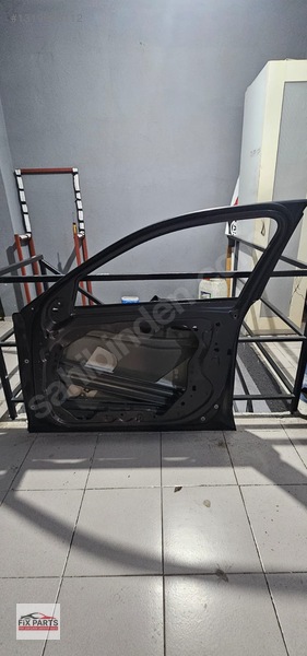 41515A32EA – BMW 5 SERİSİ G60 SAG ON KAPİ ORJİNAL CİKMA