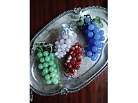 Doğal taşlardan üzüm objeler