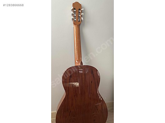 Used & Brand New Items / Music / Musical Instruments / Stringed Instruments / Guitar / Classic