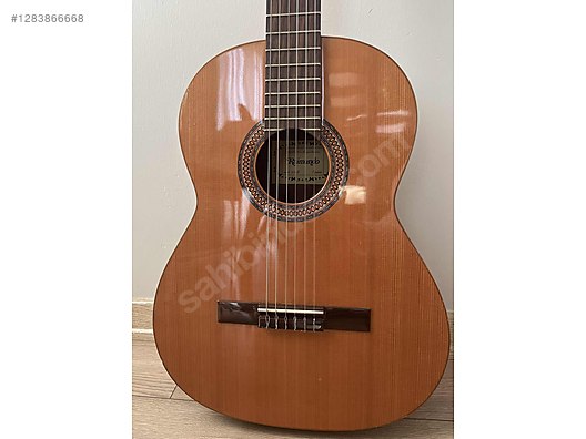 Used & Brand New Items / Music / Musical Instruments / Stringed Instruments / Guitar / Classic