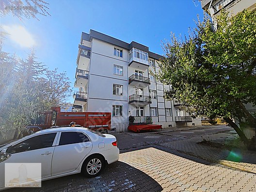 UĞUR EMLAK'TAN SELÇUKLU ÜNİVERSİTESİ KARŞISI SATILIK DAİRE #1258868338