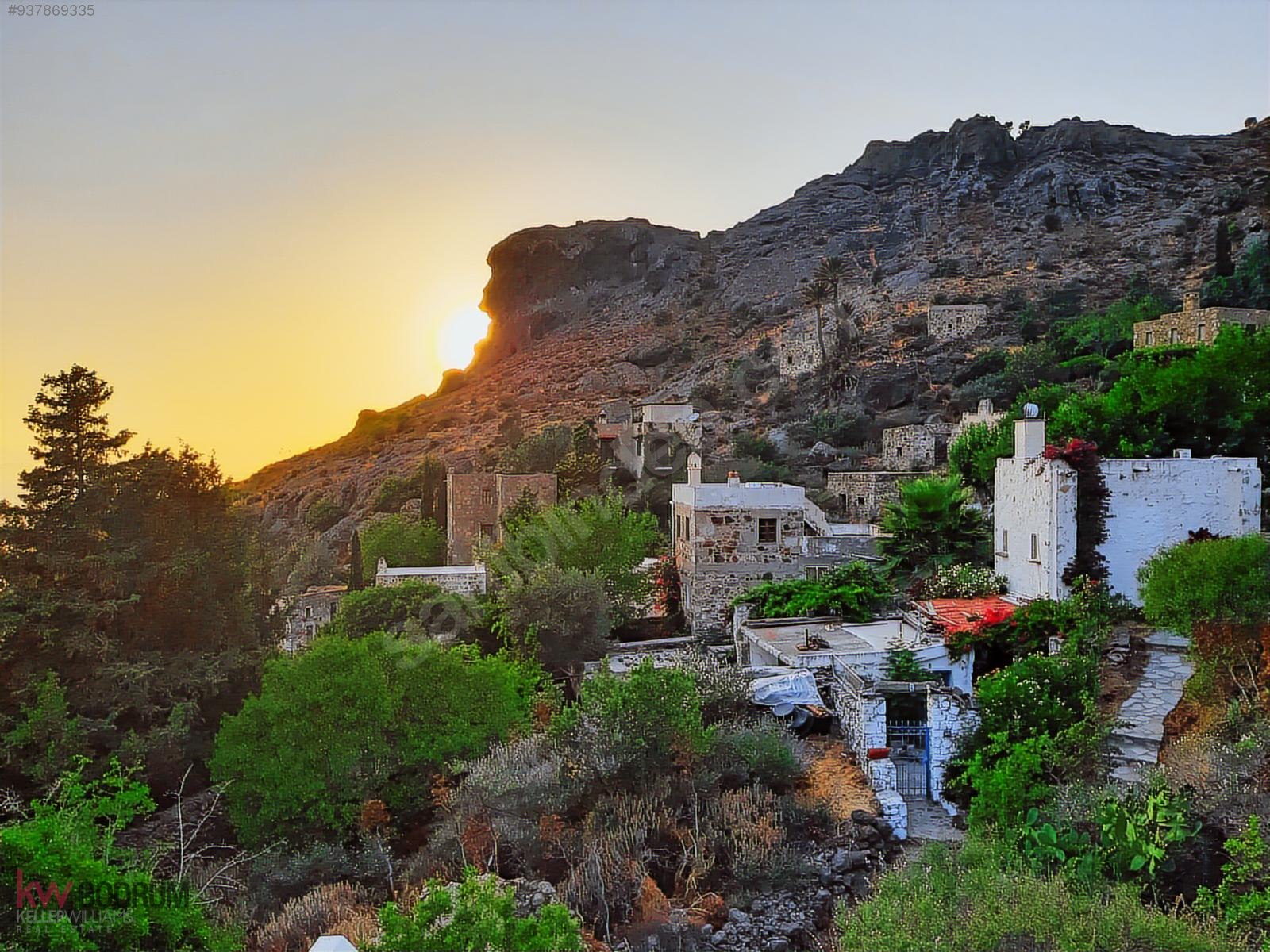 Bodrum Gümüşlük Eski Karakaya Köyü�nde Satılık Taş Ev Satılık