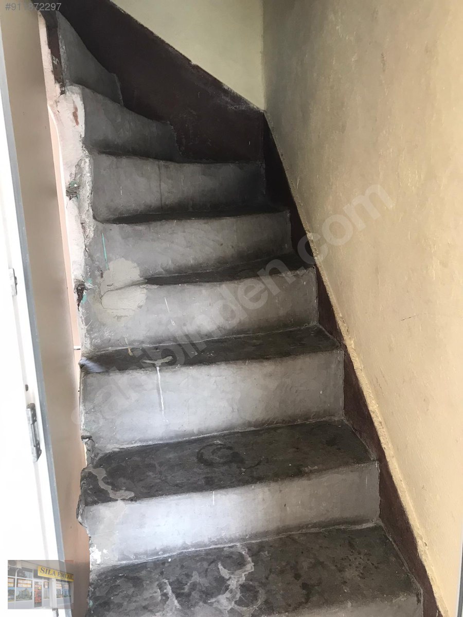 Hacılar yukarı 273 m2 arsa icinde iki katlı ev satılık Satılık