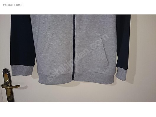 Used & Brand New Items / Clothing & Accessories / Kids' Clothing / Tracksuits & Warm-Ups