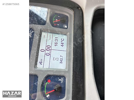 Machinery / Agricultural Machines / Tractors / New Holland / T4.70S