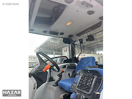 Machinery / Agricultural Machines / Tractors / New Holland / T4.70S