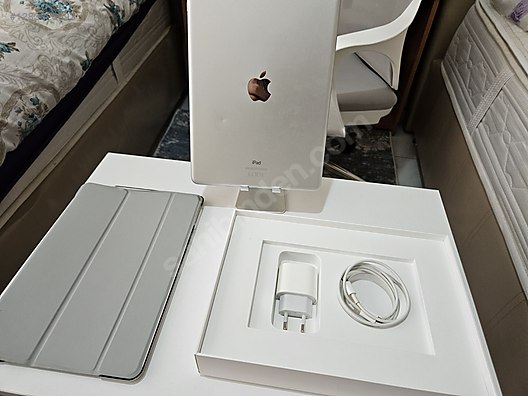 Used & Brand New Items / Computers / Tablet PC / Models / Apple / iPad 8