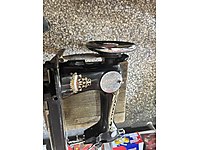 Zetina dikiş makinası