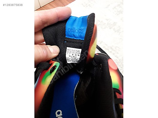 Used & Brand New Items / Clothing & Accessories / Women / Shoes / Sneakers