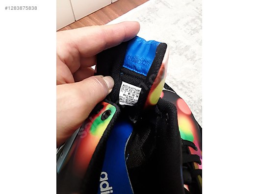 Used & Brand New Items / Clothing & Accessories / Women / Shoes / Sneakers