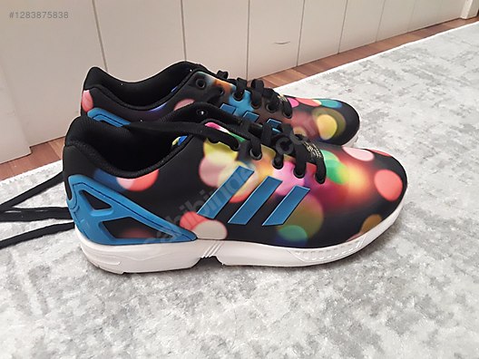 Used & Brand New Items / Clothing & Accessories / Women / Shoes / Sneakers