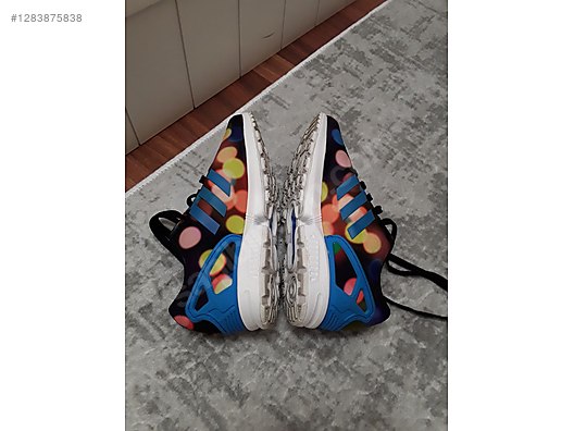 Used & Brand New Items / Clothing & Accessories / Women / Shoes / Sneakers