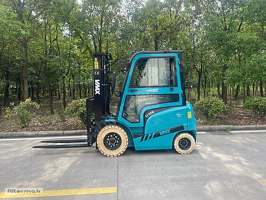 Machinery / Industrial / Carrying & Stacking Equipment / Forklifts / For Sale / Vmax