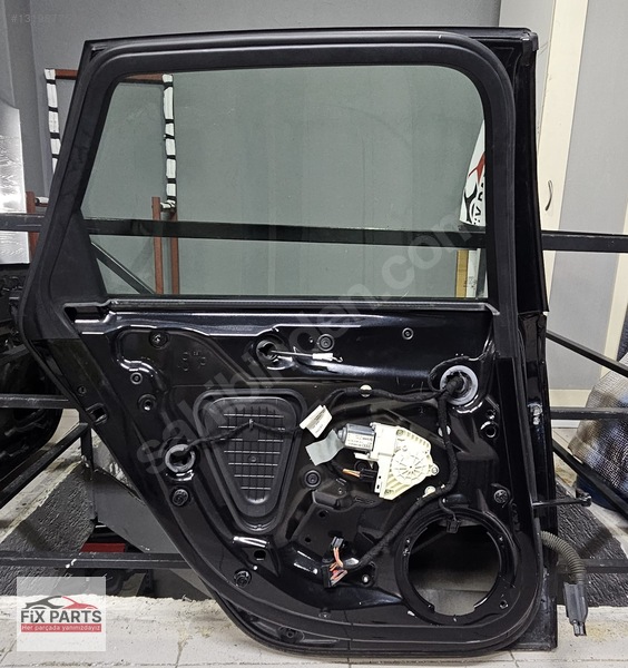 8W5833051 – AUDİ A4 2017 2020 SOL ARKA KAPİ