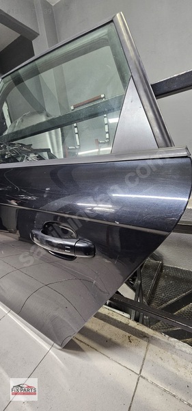 8W5833051 – AUDİ A4 2017 2020 SOL ARKA KAPİ