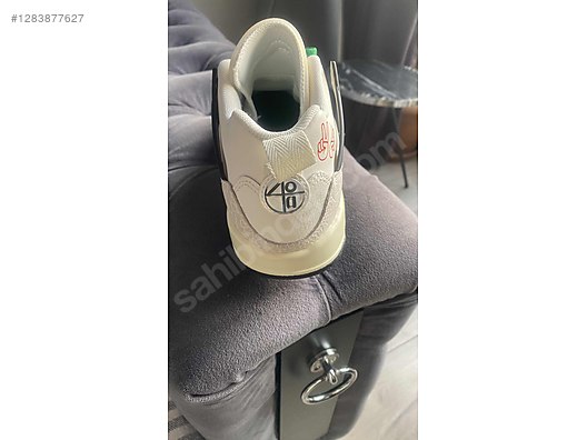 Used & Brand New Items / Clothing & Accessories / Women / Shoes / Sneakers