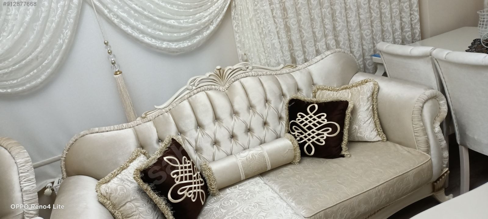 Avangart Ankara yapimi mobilya ve yemek takımı Salon