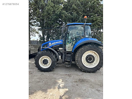 Machinery / Agricultural Machines / Tractors / New Holland / T5.105