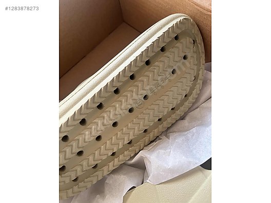 Used & Brand New Items / Clothing & Accessories / Women / Shoes / Slippers & Sandals