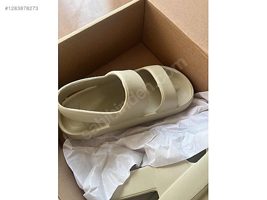 Used & Brand New Items / Clothing & Accessories / Women / Shoes / Slippers & Sandals