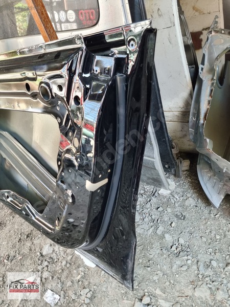 1493538 – 00 D TESLA MODEL Y SAG ON KAPİ