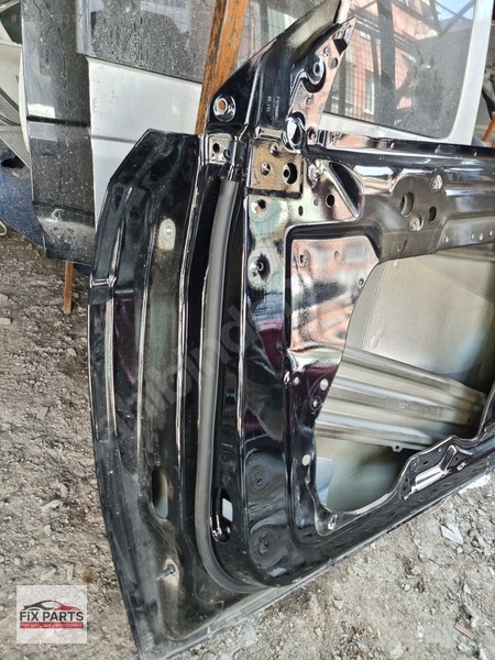 1493538 – 00 D TESLA MODEL Y SAG ON KAPİ