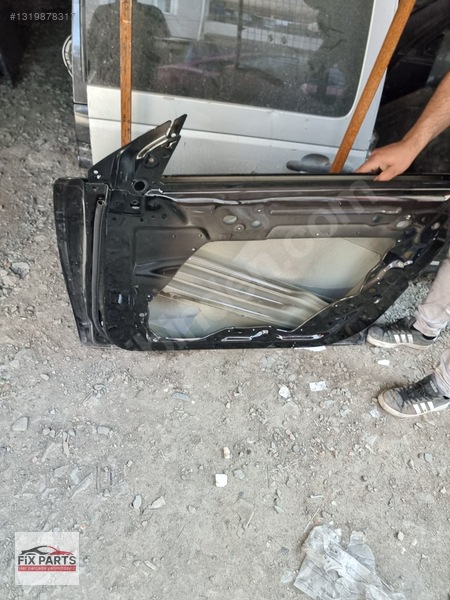 1493538 – 00 D TESLA MODEL Y SAG ON KAPİ