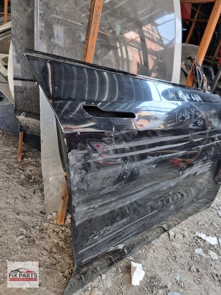 1493538 – 00 D TESLA MODEL Y SAG ON KAPİ
