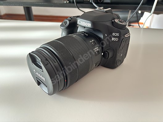 DSLR / Canon / EOS 80D / Canon EOS 80D + EF-S 18-135mm Nano USM on
