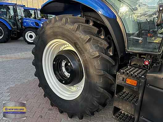 Machinery / Agricultural Machines / Tractors / New Holland / TR6.135S