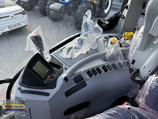 Machinery / Agricultural Machines / Tractors / New Holland / TR6.135S