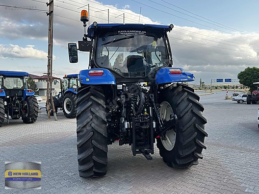 Machinery / Agricultural Machines / Tractors / New Holland / TR6.135S