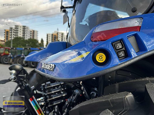 Machinery / Agricultural Machines / Tractors / New Holland / TR6.135S