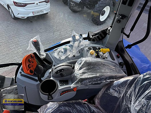 Machinery / Agricultural Machines / Tractors / New Holland / TR6.135S