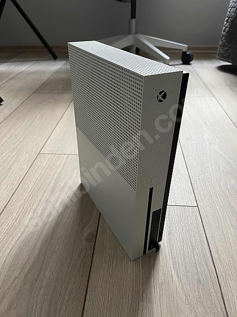 Xbox ONE S 1 TB + 1 kol