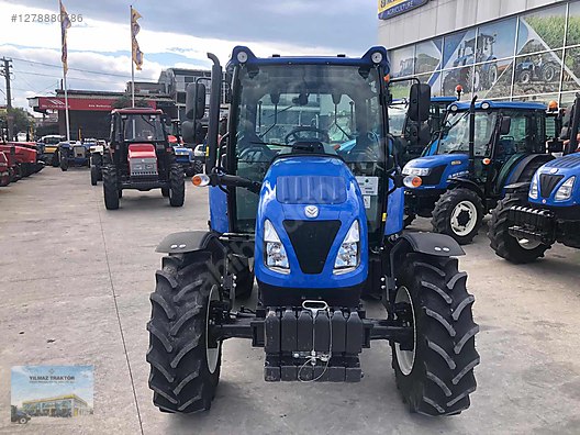 Machinery / Agricultural Machines / Tractors / New Holland / T4.70S