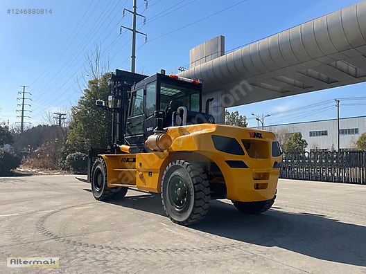 Machinery / Industrial / Carrying & Stacking Equipment / Forklifts / For Sale / Vmax